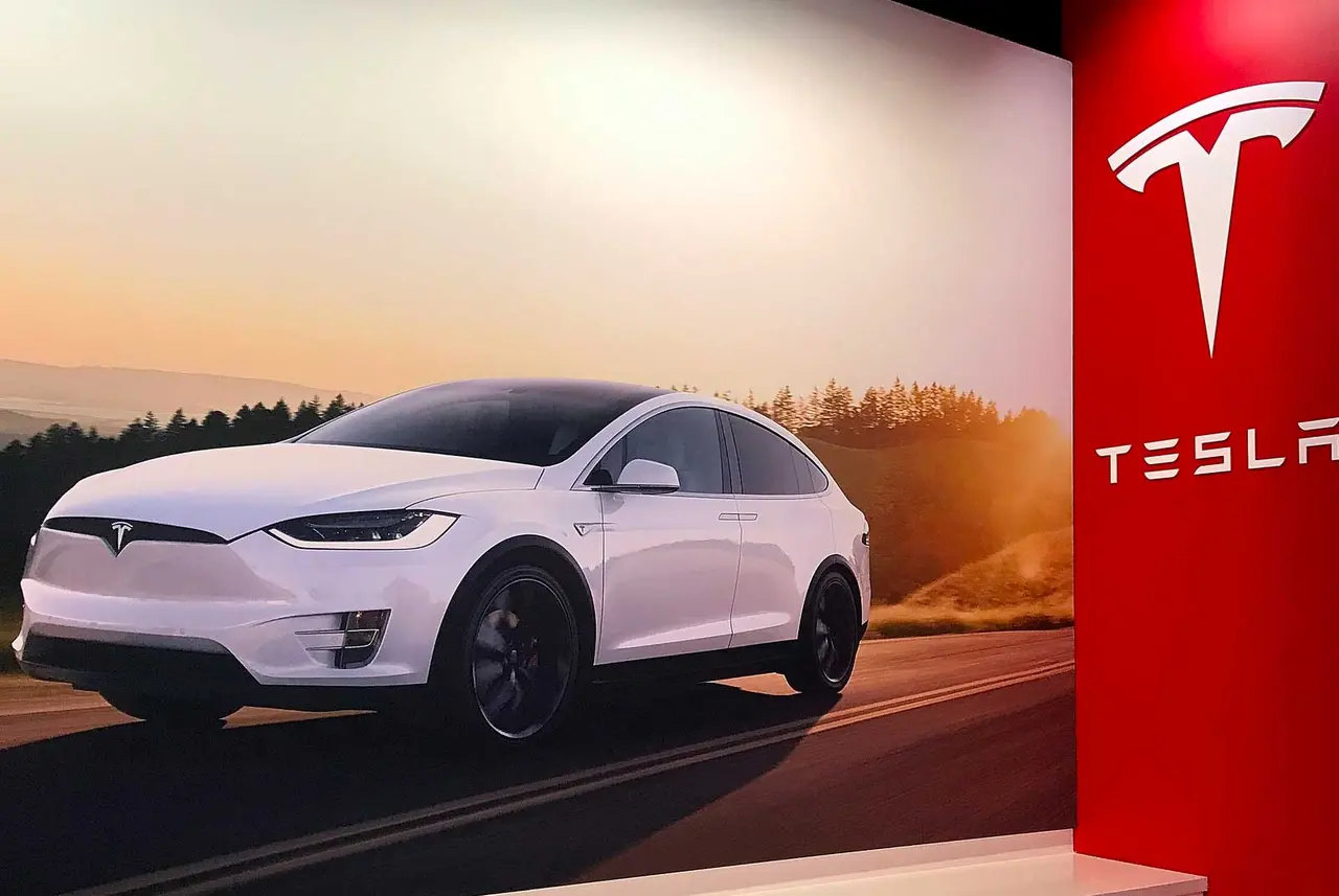 Tesla, Brand Finance’in En Değerli Otomobil Markaları Sıralamasında Zirveye Oturdu